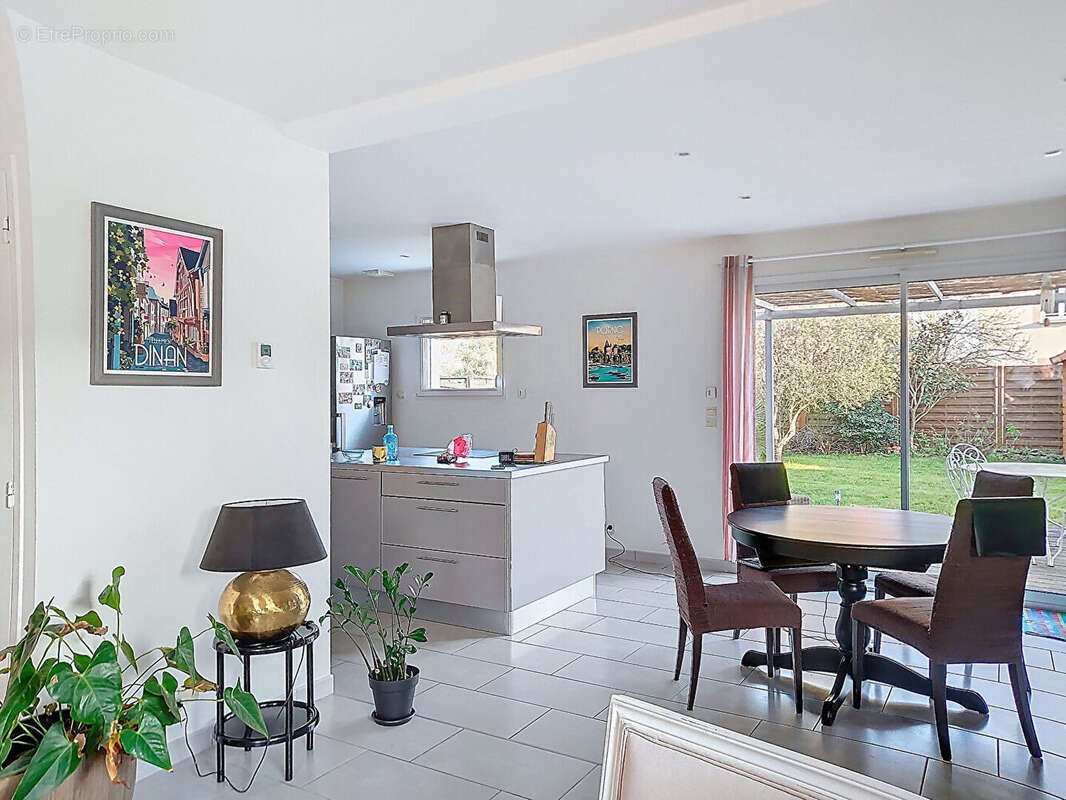 Maison à SAINTE-LUCE-SUR-LOIRE