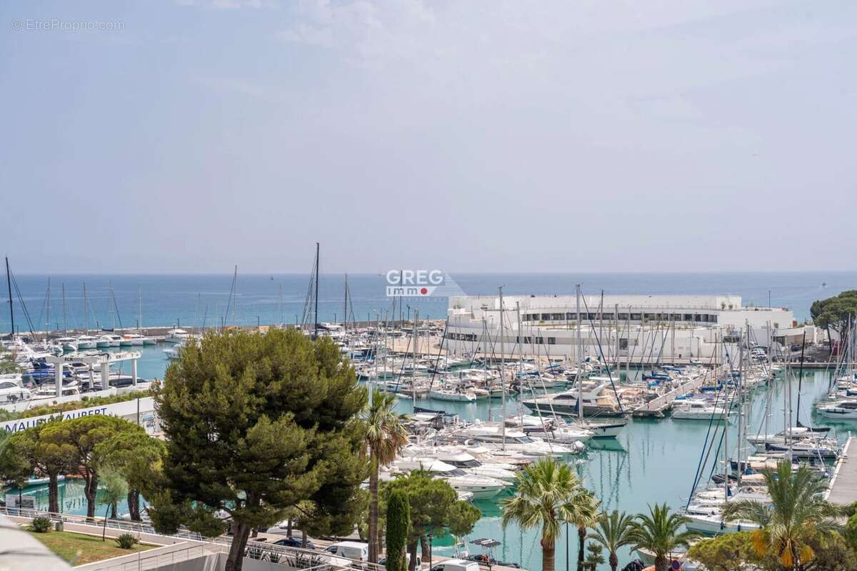 Appartement à VILLENEUVE-LOUBET