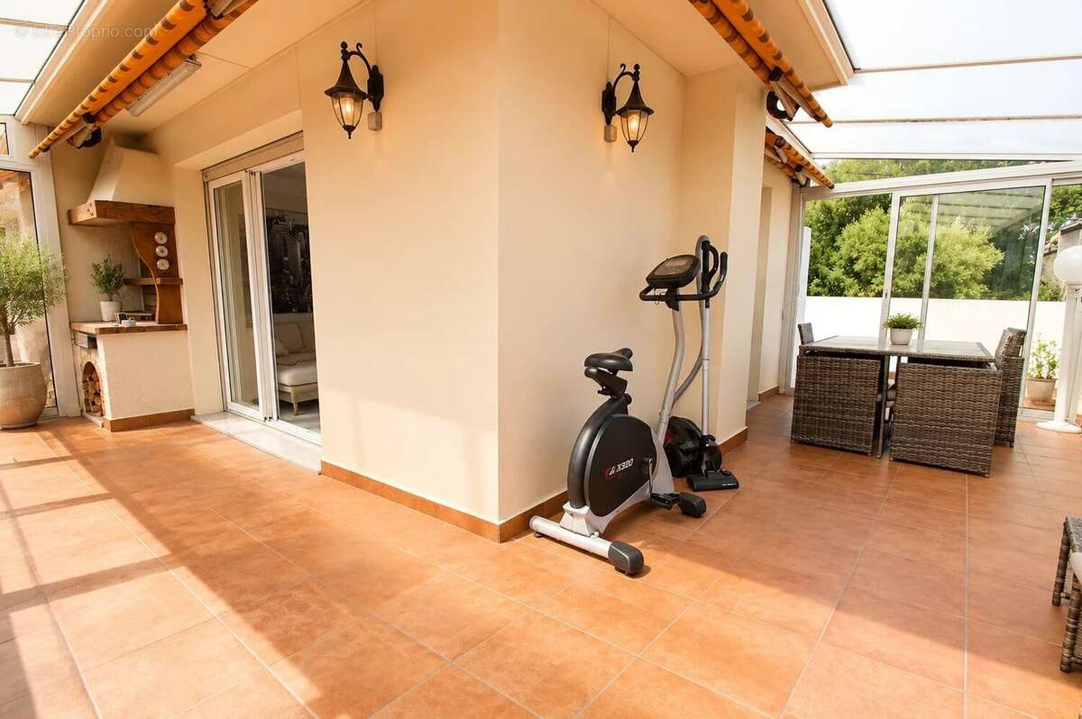 Nice "bas fabron" - dernier etage - 4p 93m²  terrasse 120m²  vue mer - photo 6