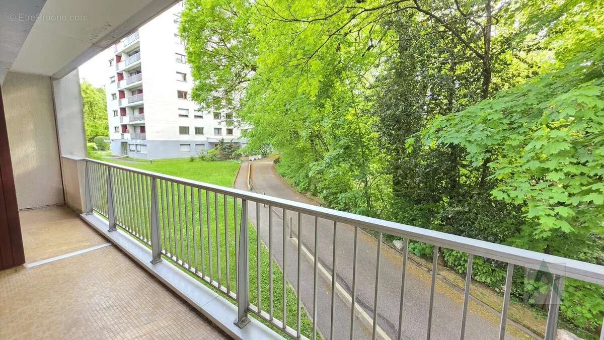 Appartement à JACOB-BELLECOMBETTE