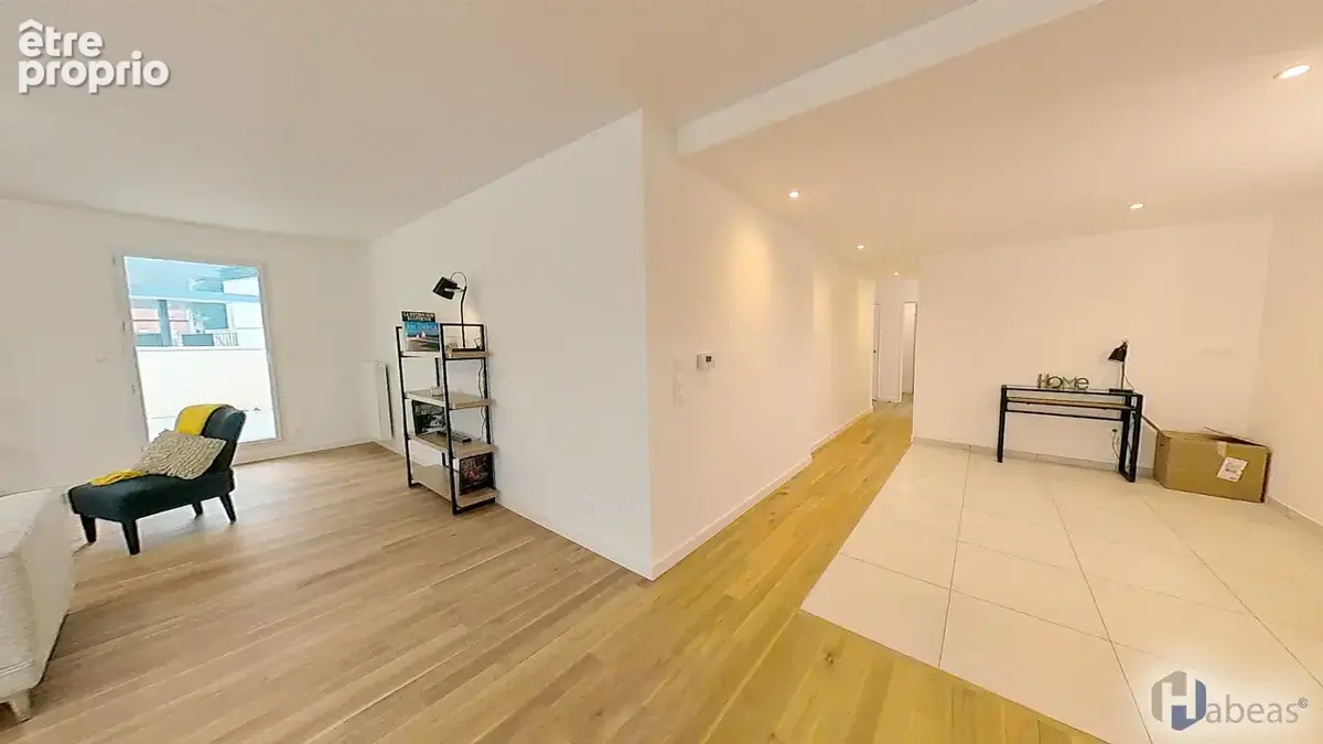Attique d'Exception : T5 de 111.60 m² avec Terrasse Plein Ciel de 70,45m², Parking et cave - photo 4
