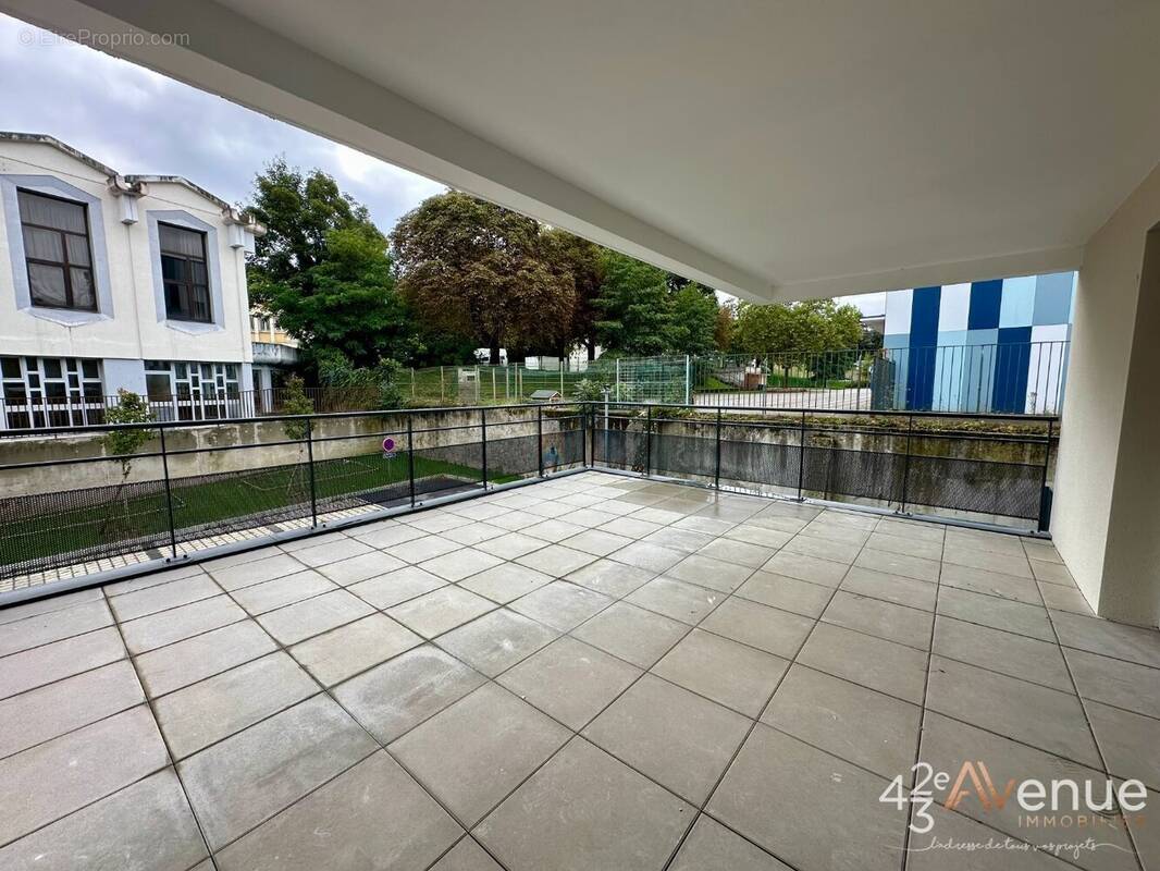 Appartement à SAINT-ETIENNE