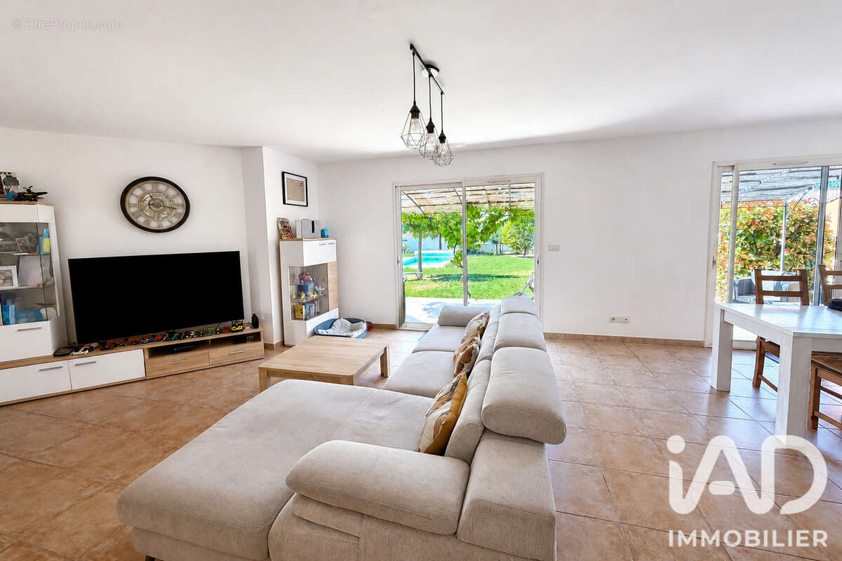 Maison 151 m² à Montfrin  - photo 5