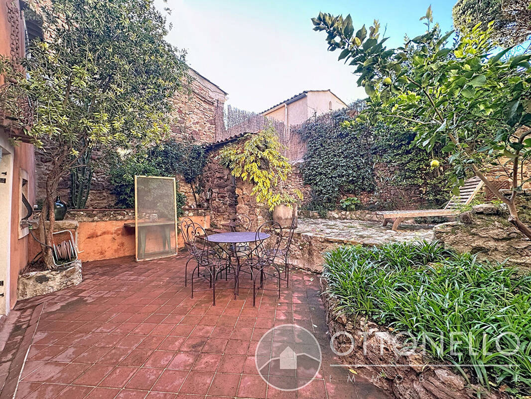 Maison à ROQUEBRUNE-SUR-ARGENS