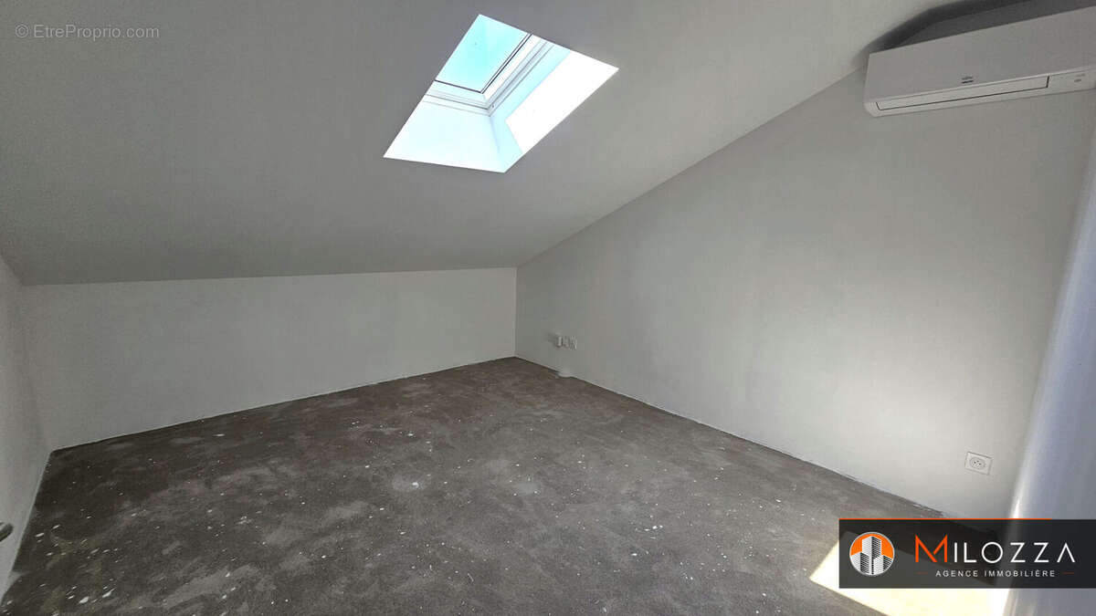 Maison rénovée DPE A, 4 chambres + bureau, terrain 1 809 m², SQF centre - photo 7