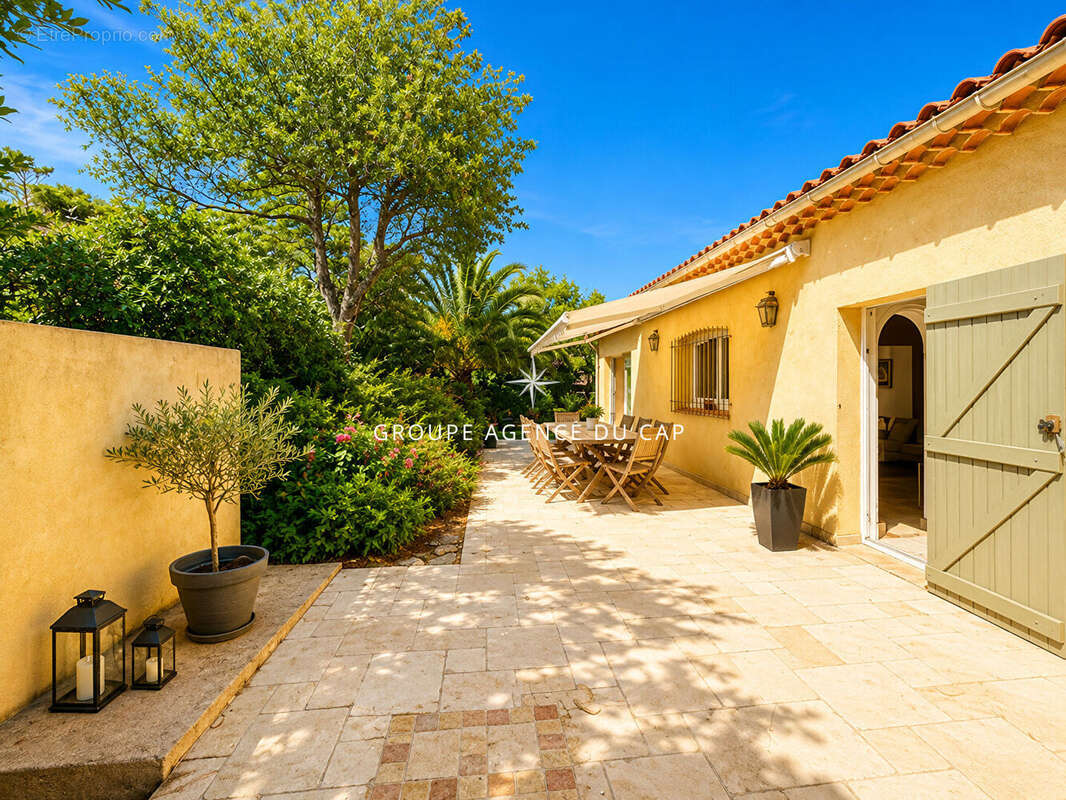 Villa à vendre avec 4 chambres et piscine à 100m des criques de saint-aygulf - photo 6