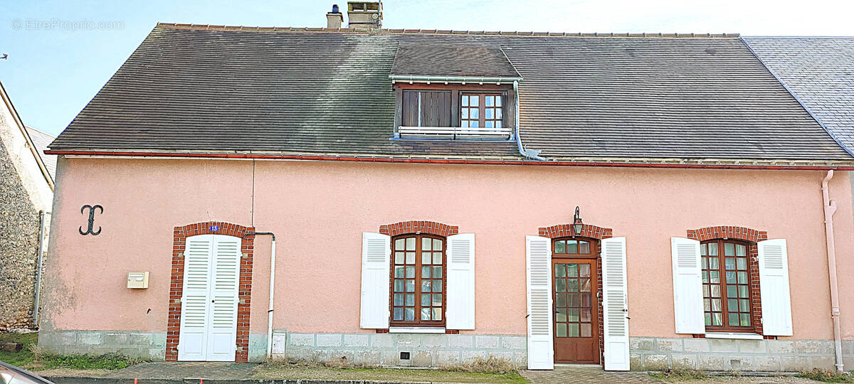 Maison à PRUNAY-LE-GILLON