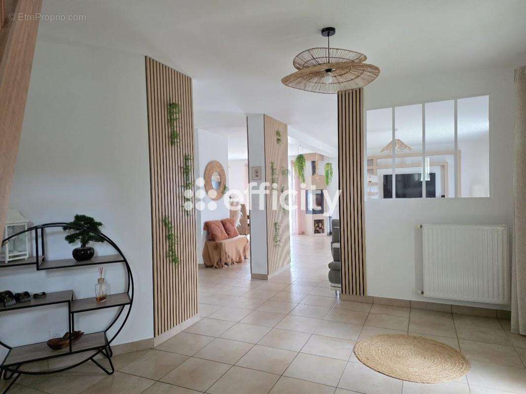 Maison à LE PERRAY-EN-YVELINES