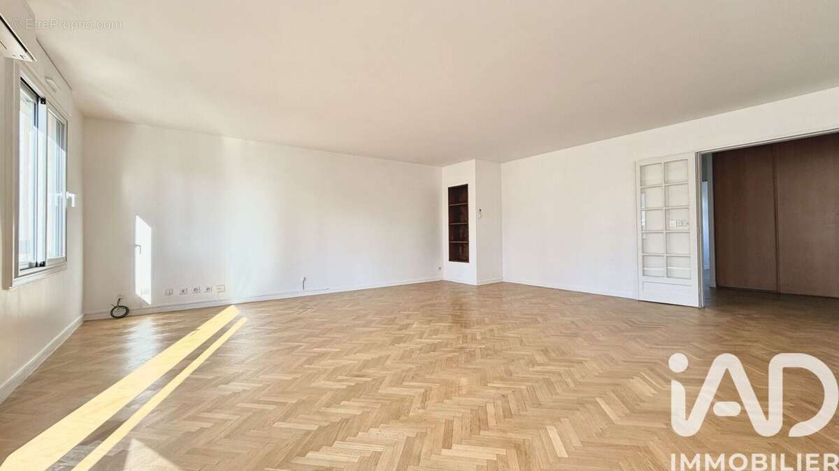 Photo 9 - Appartement à COURBEVOIE