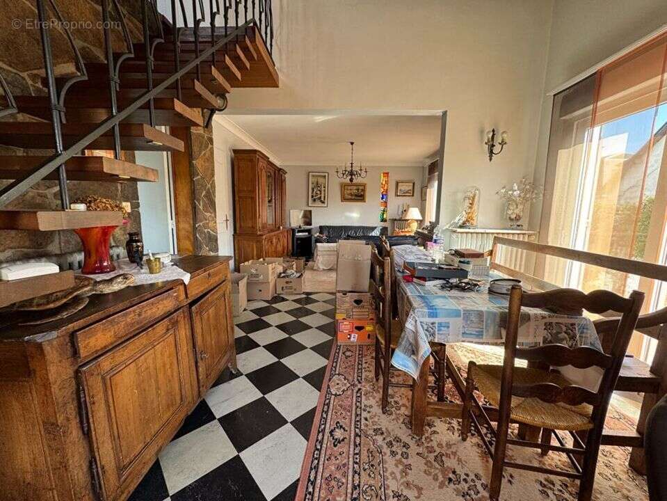 Maison à FLEURY-SUR-ORNE