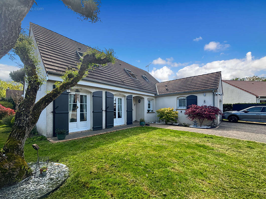 Maison à VAUX-LE-PENIL