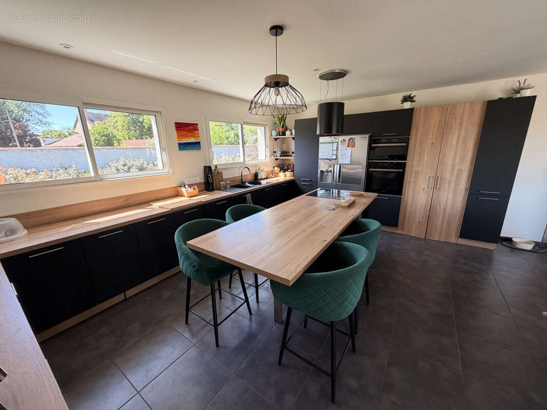 Maison à ESPINASSE-VOZELLE