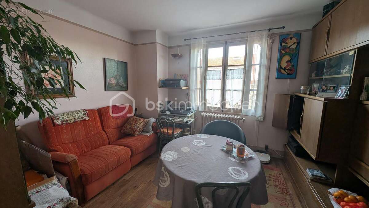 Maison à LES CLAYES-SOUS-BOIS