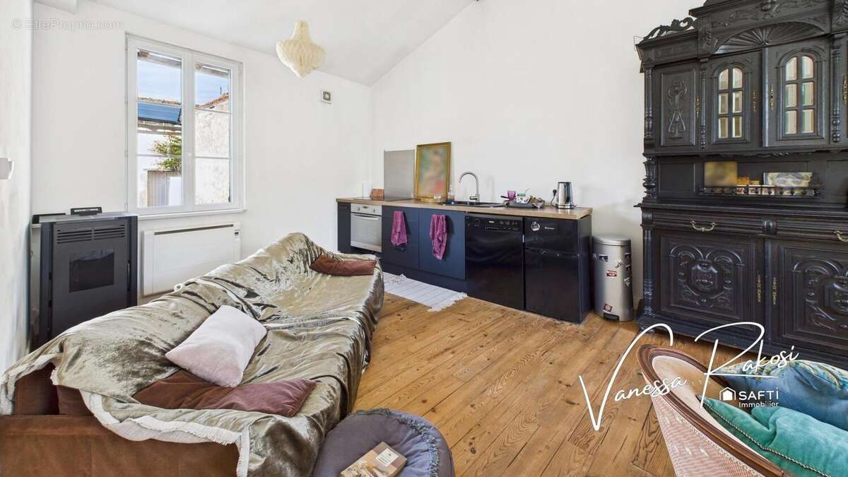 Maison 104 m² à Saint-Jean-D'angely  - photo 9