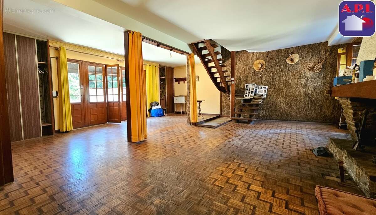 Maison 159 m² à Loures-Barousse  - photo 3