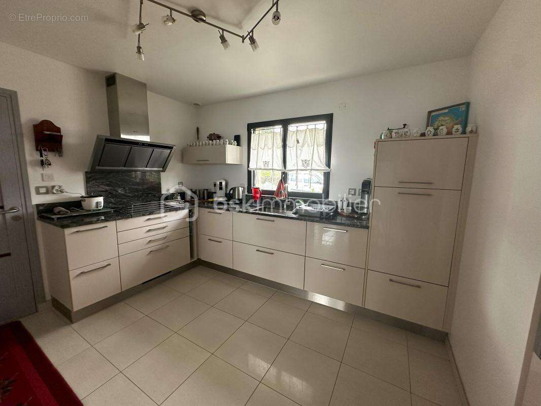 À VENDRE – Plain-Pied Moderne de 101  m² - photo 5