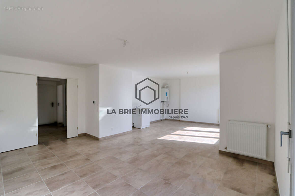 Appartement à CHENNEVIERES-SUR-MARNE