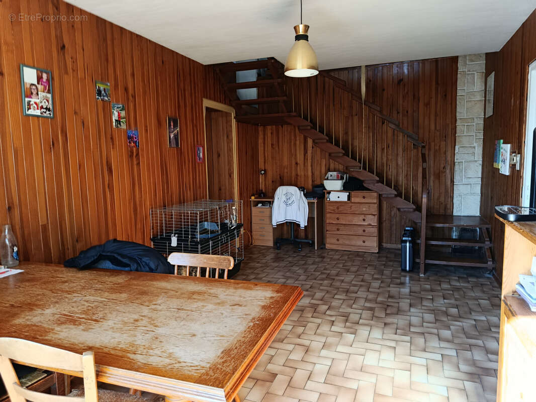 Maison à SALAVRE