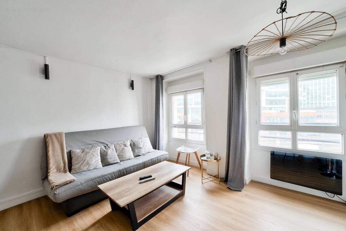 Appartement à PARIS-14E