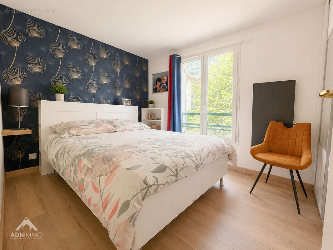 Appartement à COLLONGES