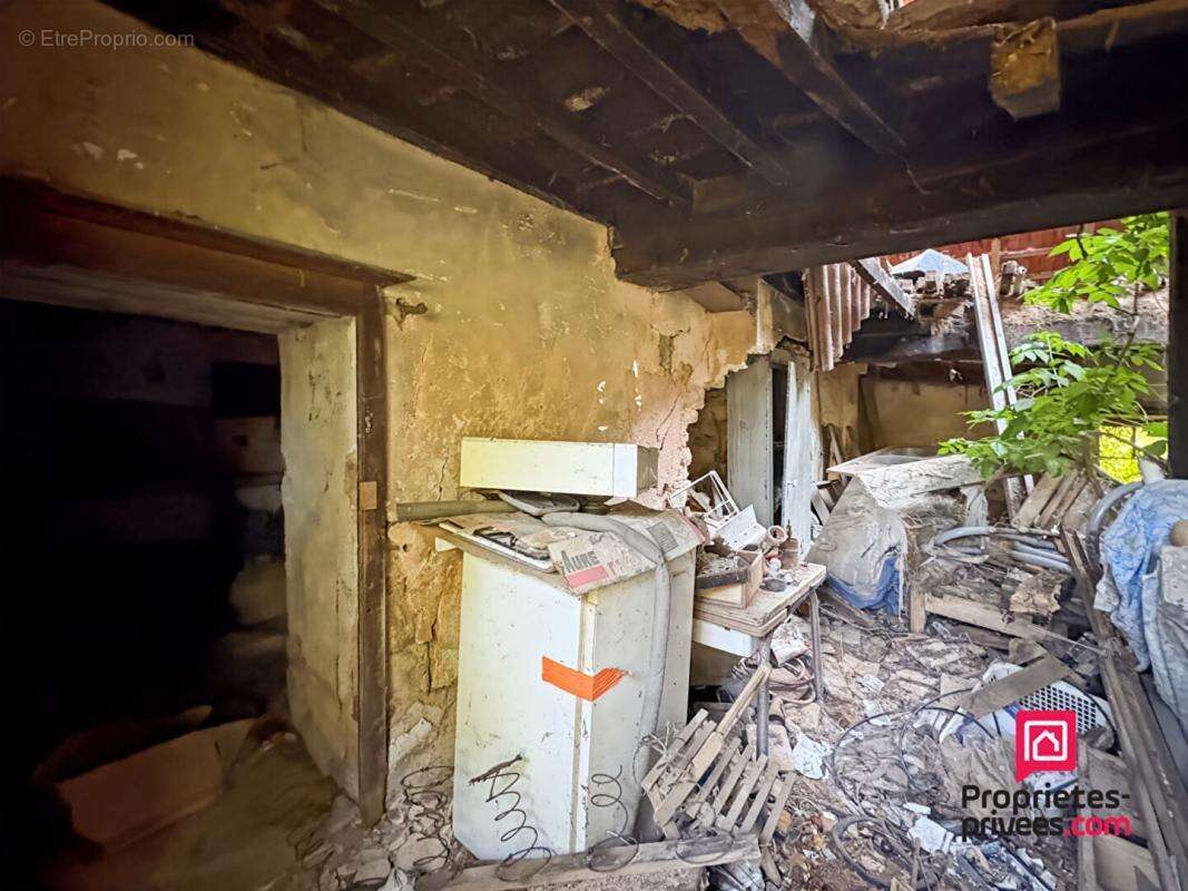 Corps de bâtiments à réhabiliter avec pré proche Saulieu - photo 10