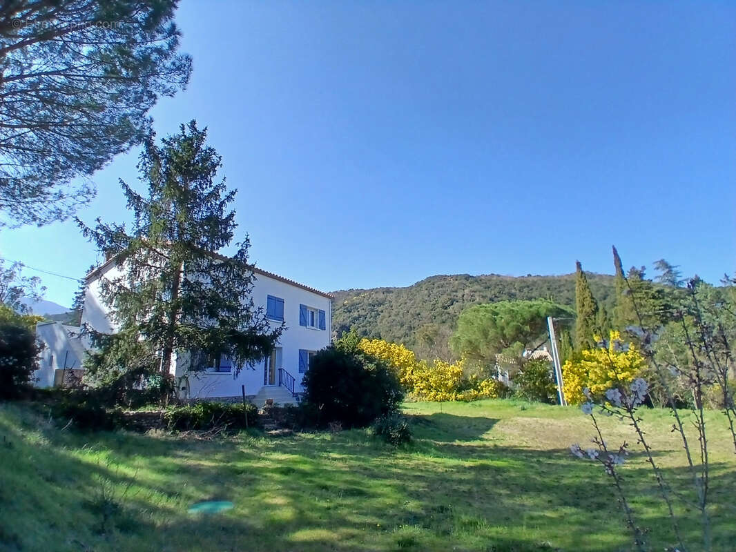 Maison à REYNES