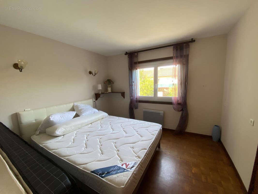 Ensemble immobilier composé de deux appartements T4   Grisolles - photo 11