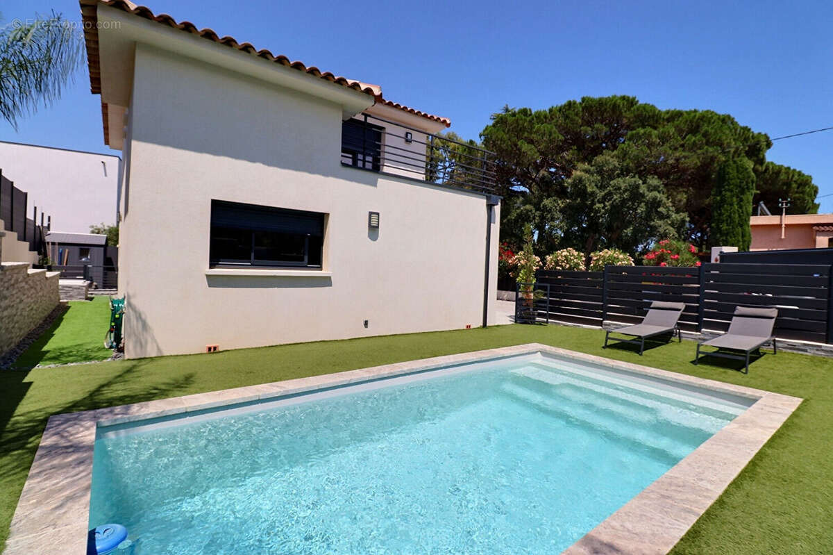 Maison à FREJUS