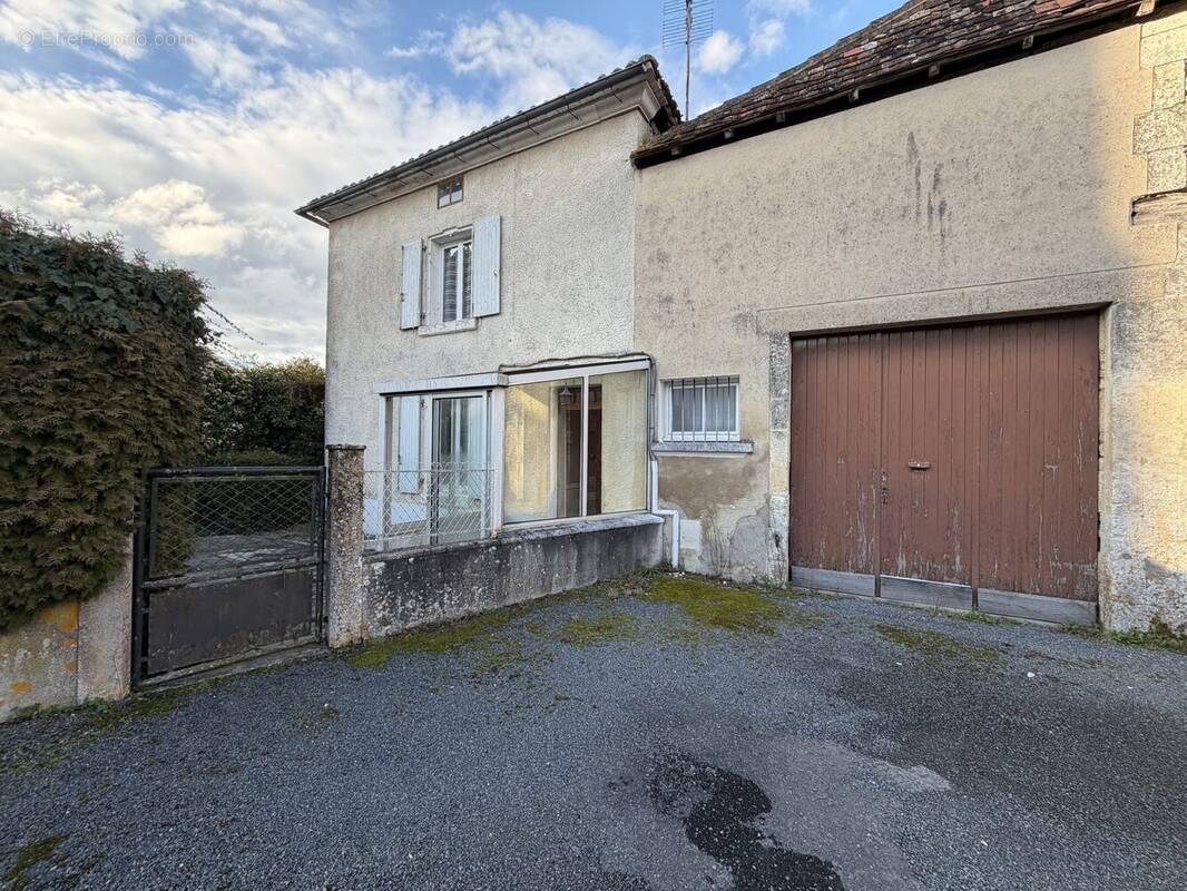 Maison à PERIGNAC