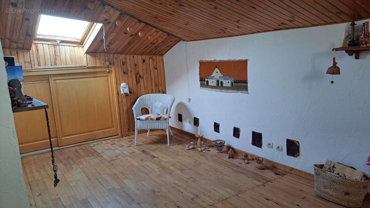 Maison à PUYLAROQUE