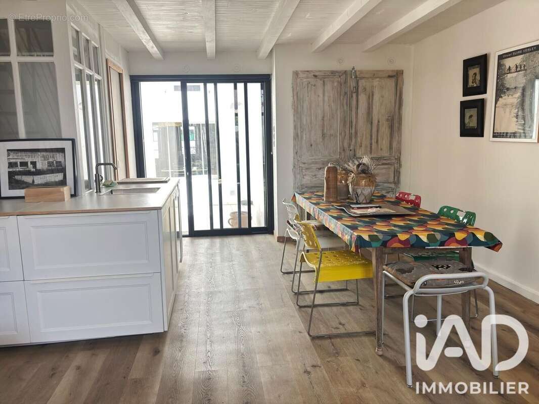 Maison 160 m² à La Flotte  - photo 6