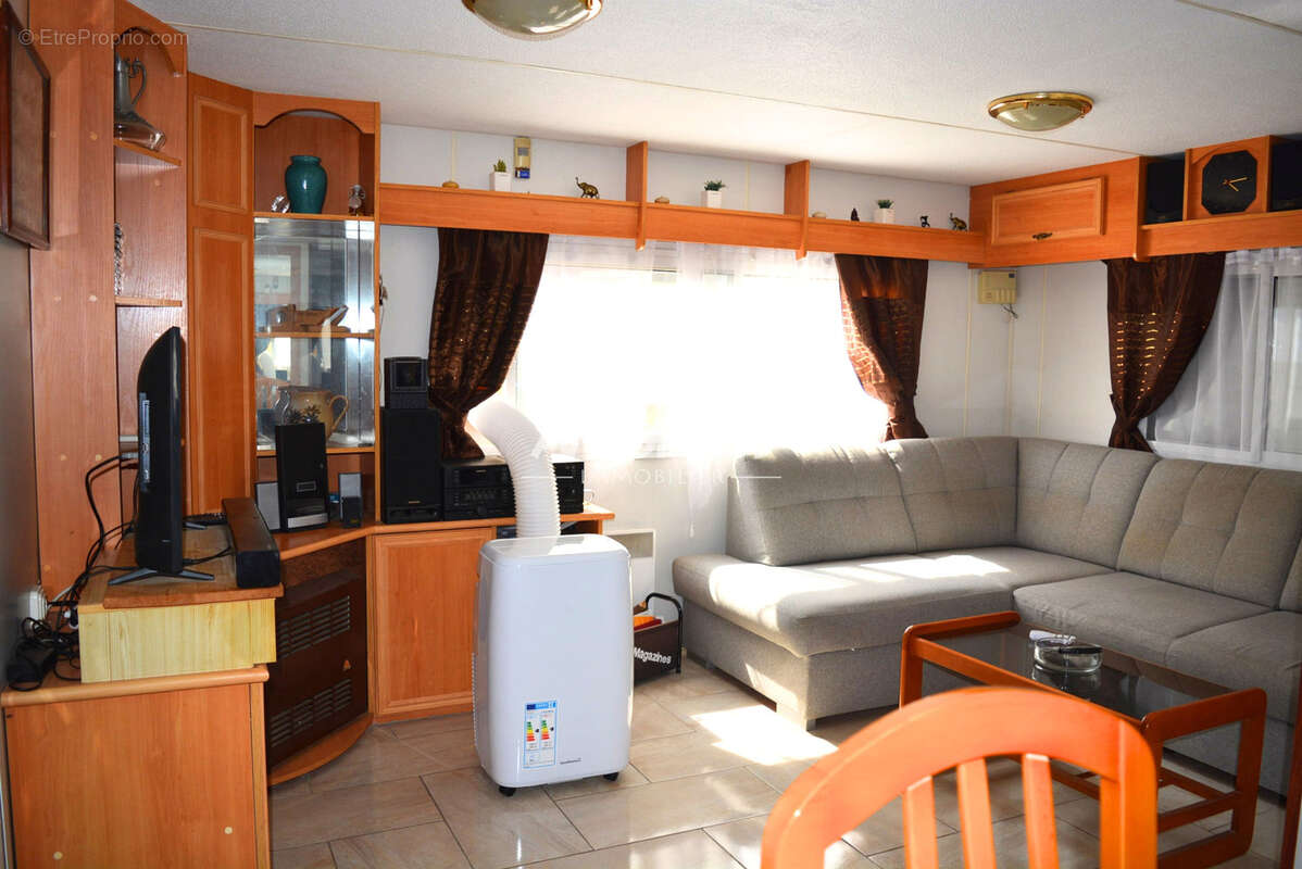 LE CASTELLET, HLL de 41.50 m2 sur 244 m2 de terrain avec aperçu mer - photo 4