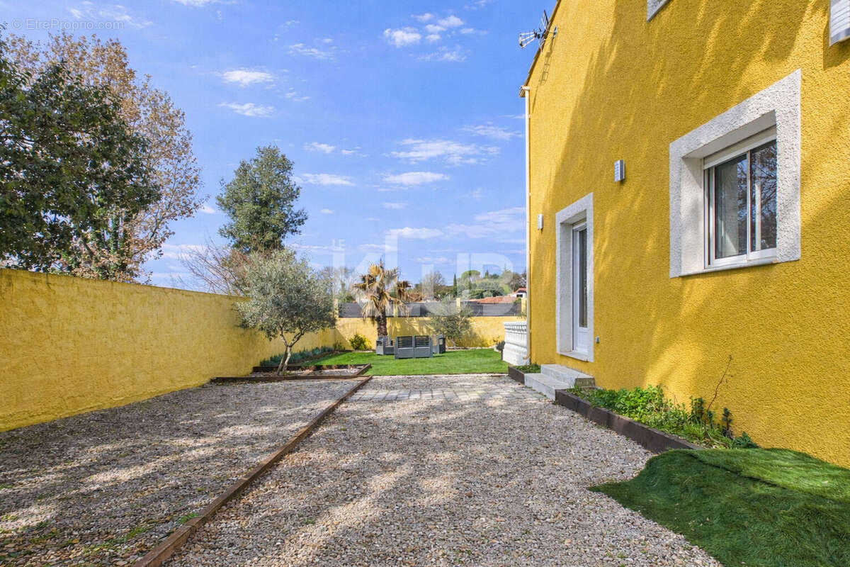 Maison à GINASSERVIS