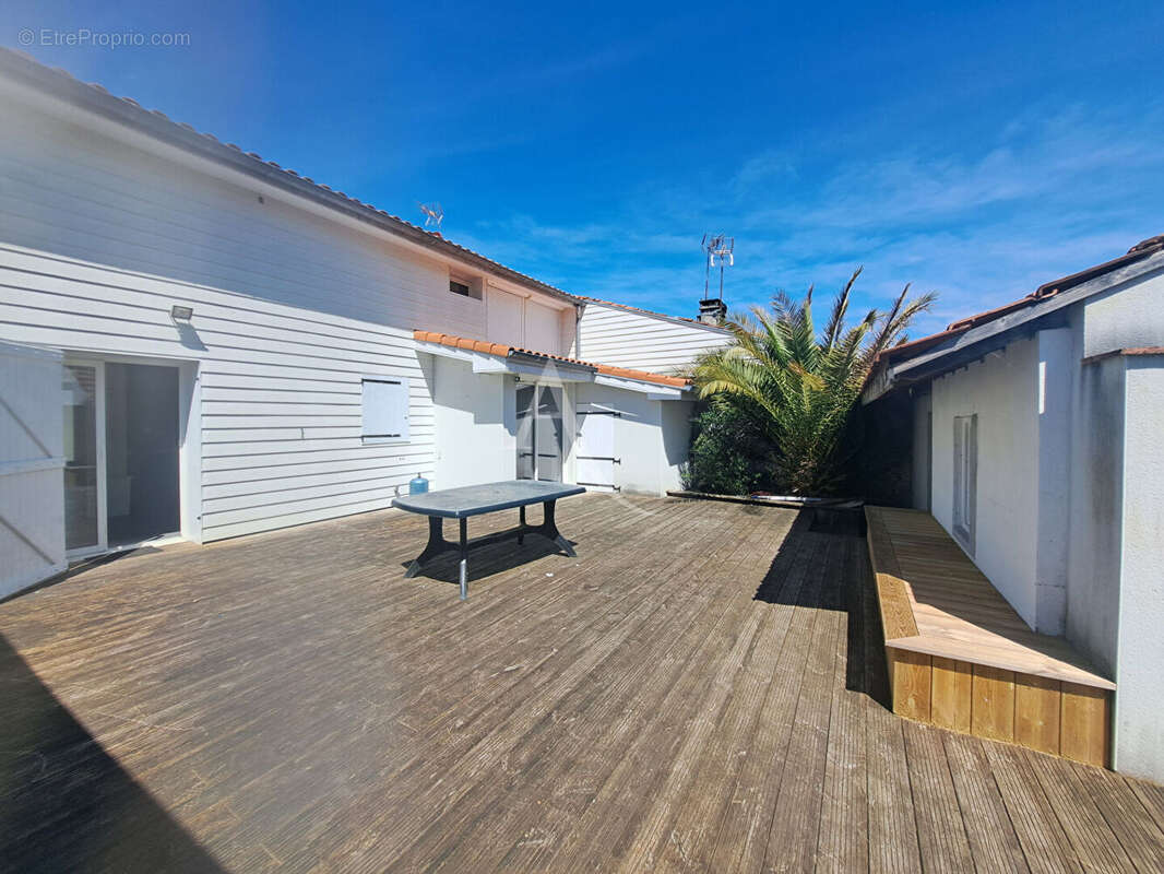 Maison à VILLENEUVE-DE-MARSAN