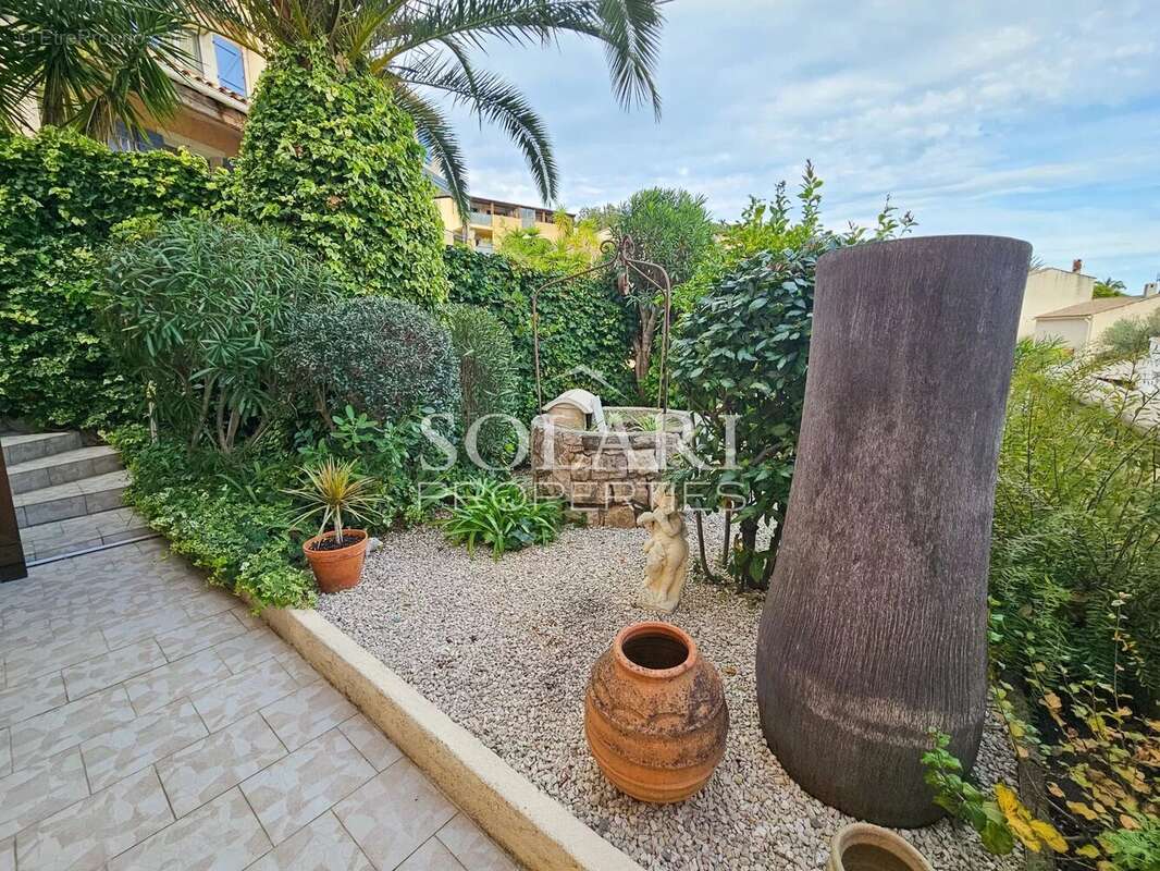 Maison à MANDELIEU-LA-NAPOULE