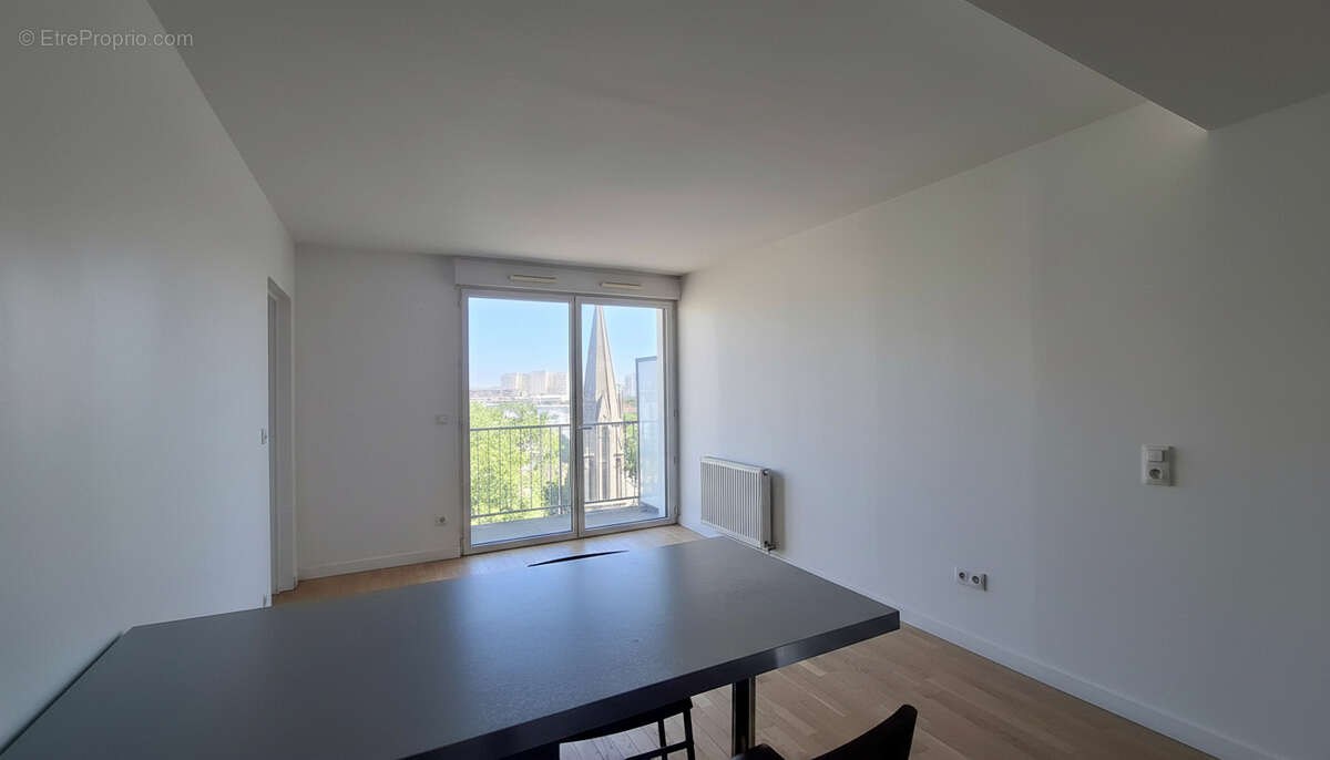 Appartement à PARIS-14E