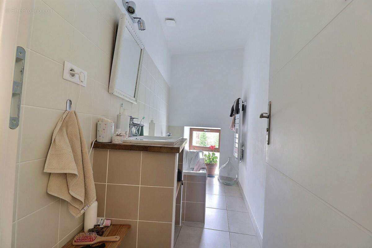 Appartement à LABLACHERE