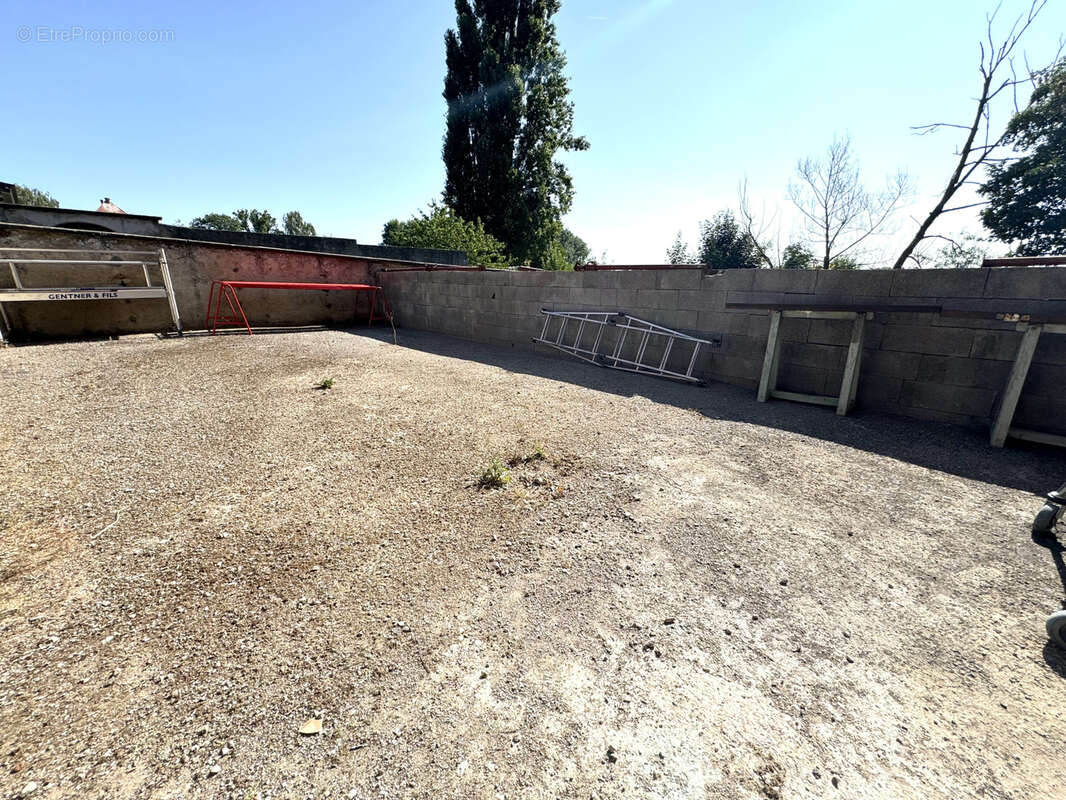 SARRALBE - Immeuble à gros potentiel de cashflow ! 6P + garage - photo 16