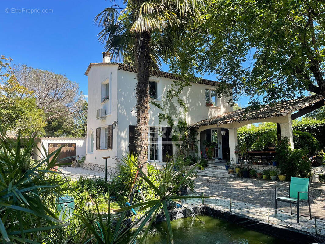 Maison à LA GAUDE