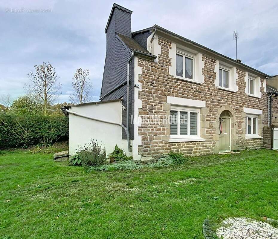 PLOUEZEC  Maison en pierre 103 m² Jardin 2360 m² - photo 22