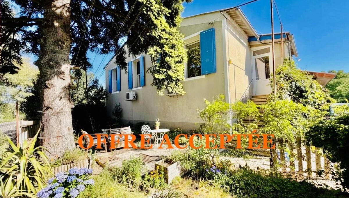 Photo 1 - Maison à CADENET