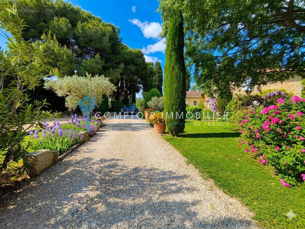 Maison à FONTVIEILLE