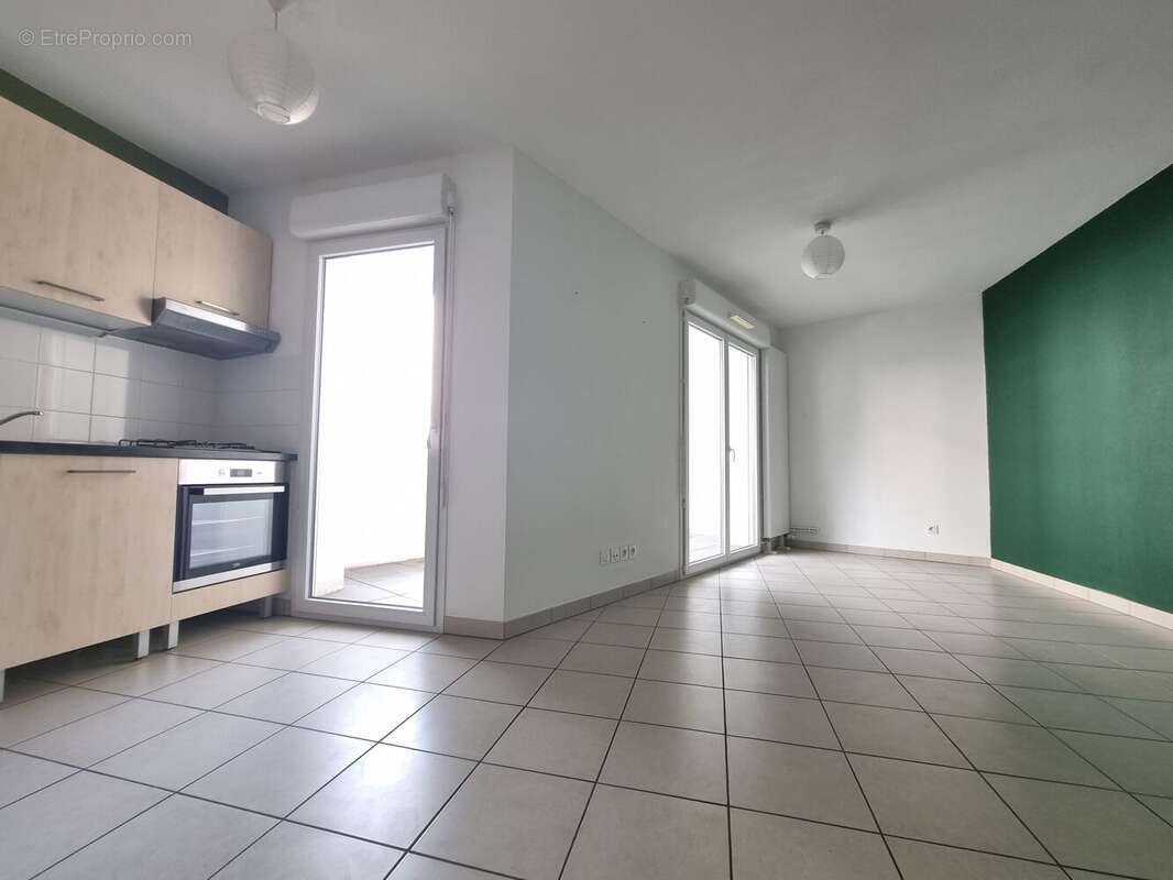 Appartement 38 m² à Saint-Priest  - photo 3