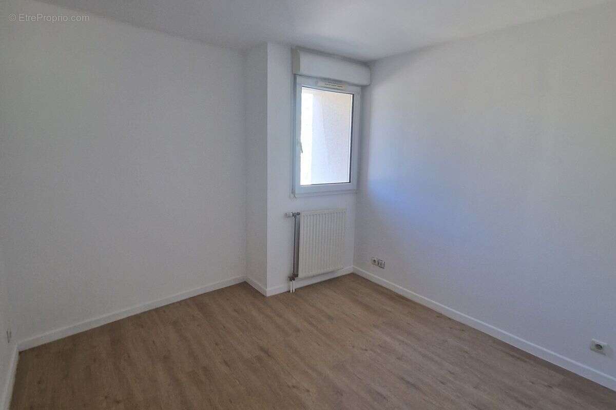 E3477A013L T3 rénové de 72.14m² avec large terrasse de 14m² quartier les matagots - photo 8