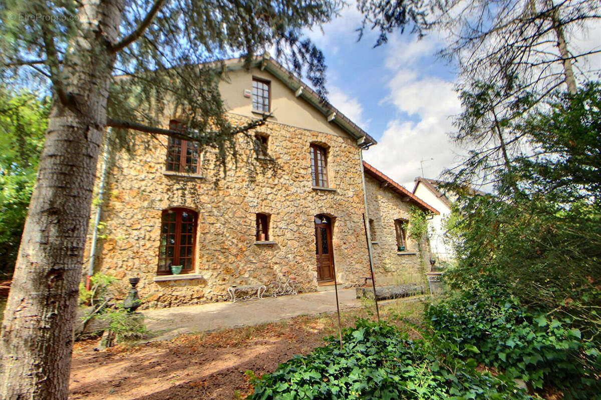 Maison à VERNEUIL-SUR-SEINE