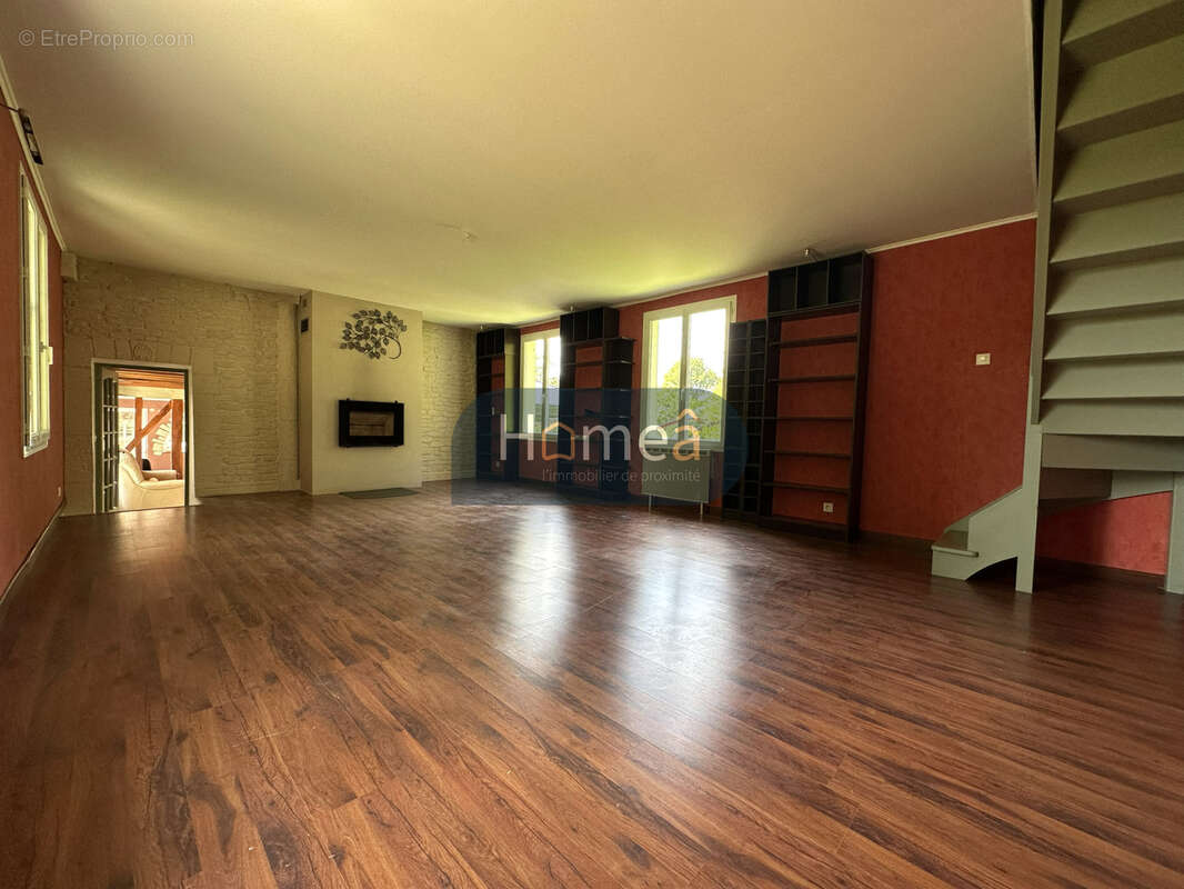 Magnifique propriété de 215 m2 sur 7 769 m2 de terrain - photo 11