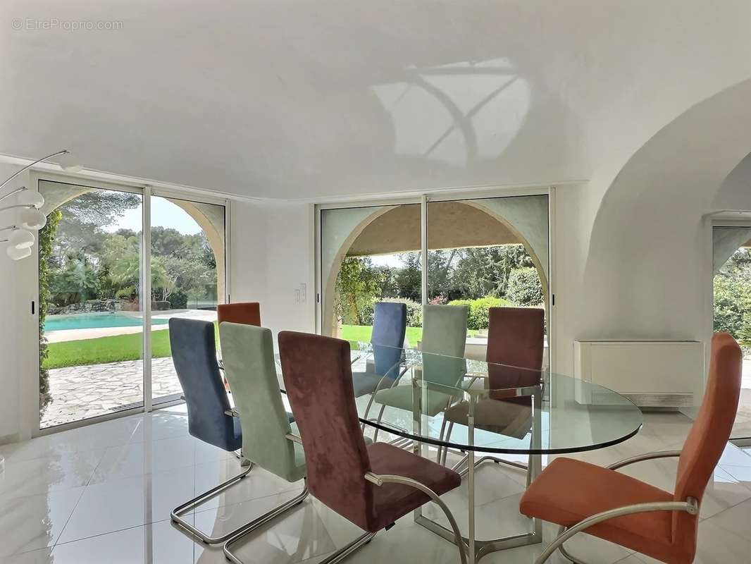 Maison à MOUANS-SARTOUX