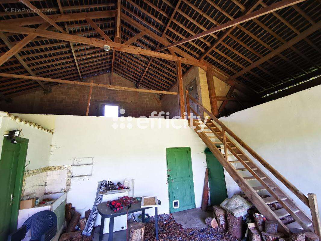 Maison 112 m² à Landelles-Et-Coupigny  - photo 18
