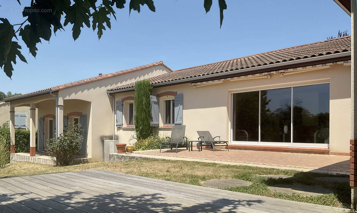 Maison à LAVERNOSE-LACASSE