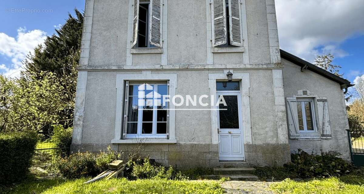 Maison à FRESNAY-SUR-SARTHE